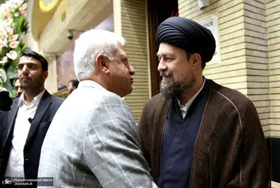 مراسم ترحیم مادر اسحاق جهانگیری