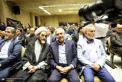 مراسم ترحیم مادر اسحاق جهانگیری