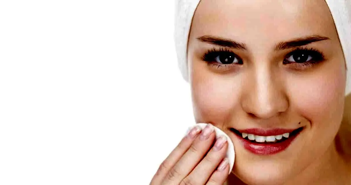 چند عادت صبحگاهی غلط که باعث می‌شوند پیرتر به‌ نظر برسید