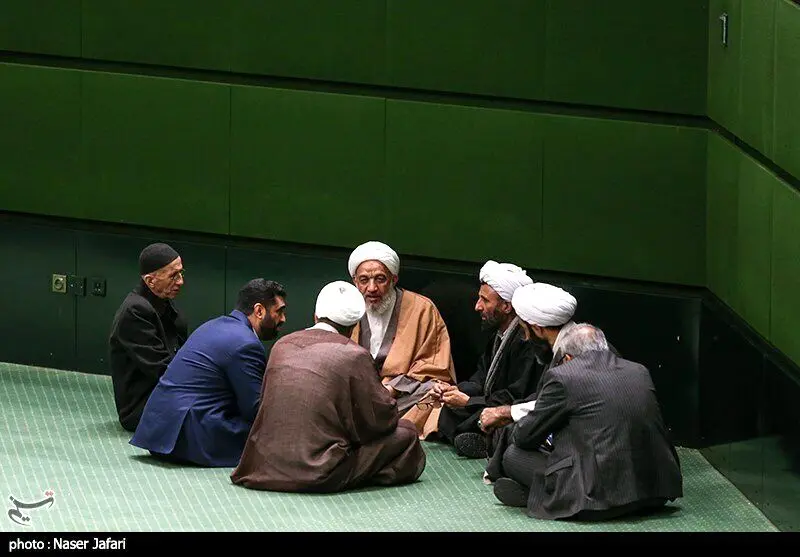 جلسه فوری در کف مجلس برای حجاب اجباری و تعیین جریمه و محرومیت

