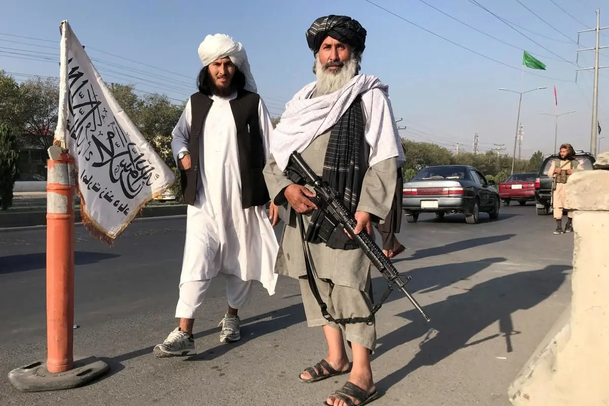 طالبان دانشگاه را زنانه مردانه کرد!