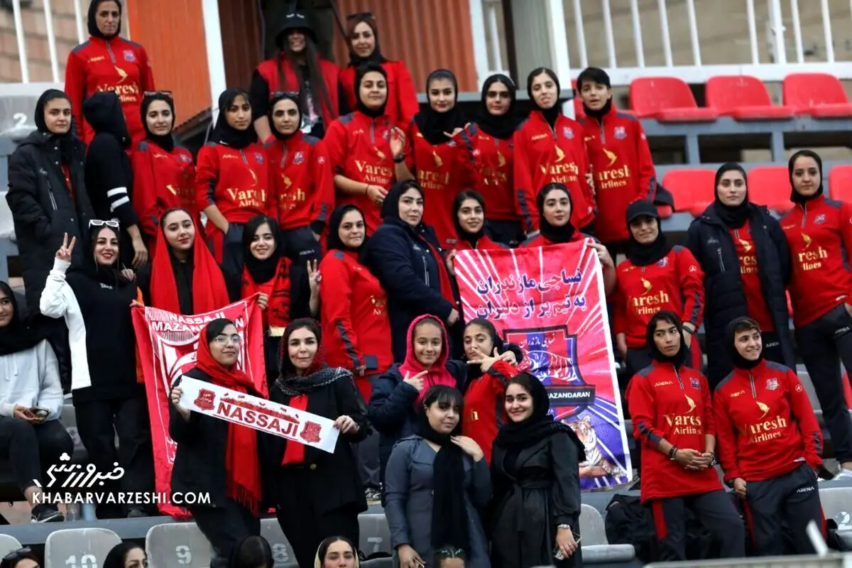 پوستر فوق جنجالی نساجی برای بازی پرسپولیس با موضوع زنان

