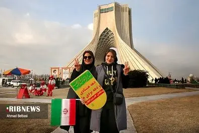 حضور زنان با تیپ و حجاب متفاوت در راهپیمایی