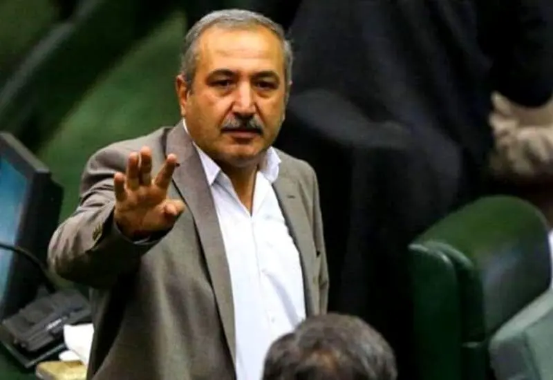 انتقاد شدید یک نماینده مجلس از وضعیت اقتصادی کشور؛ در همین یک ماه بسیاری از اقلام ۵۰ درصد گران شده‌اند!