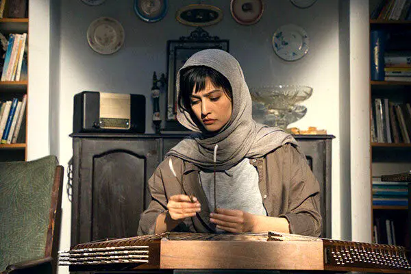  لامینورِ مهرجویی از  اکران حذف شد / اعتراض ها بالا گرفت