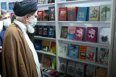 رهبر انقلاب در نمایشگاه کتاب