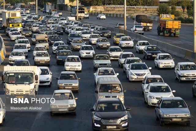 ترافیک نیمه سنگین در محورهای شمالی/سفر به و از شهرهای قرمز و نارنجی کماکان ممنوع