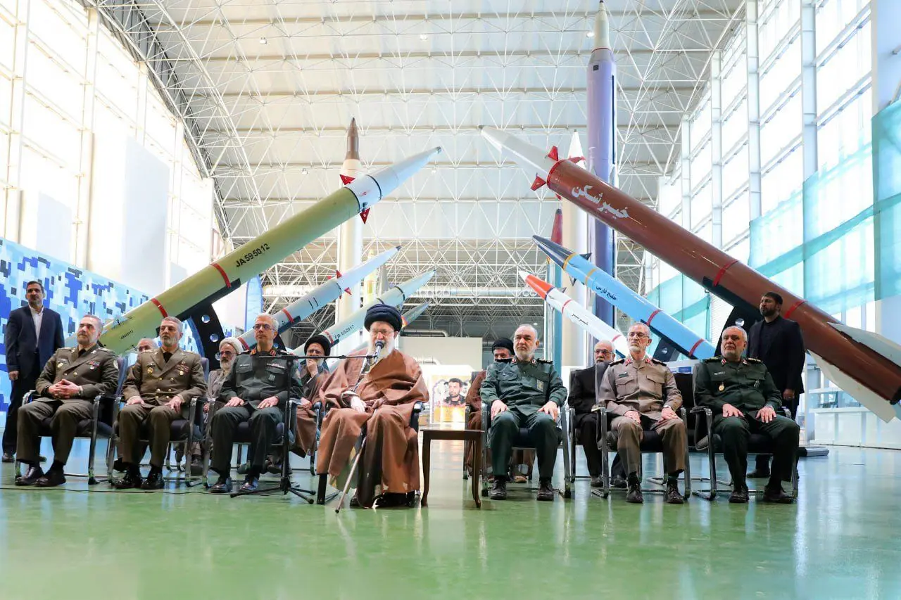 رهبر انقلاب :دولت‌های اسلامی برای یک مدت محدود رابطه سیاسی خود را با رژیم صهیونیستی قطع کنند
