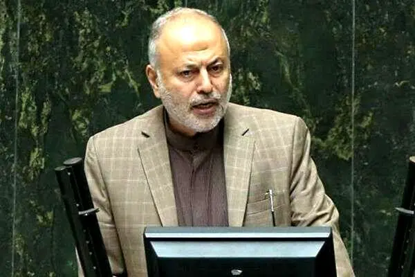 یک استقلالی کاندیدا‌ی ریاست جمهوری شد + فیلم