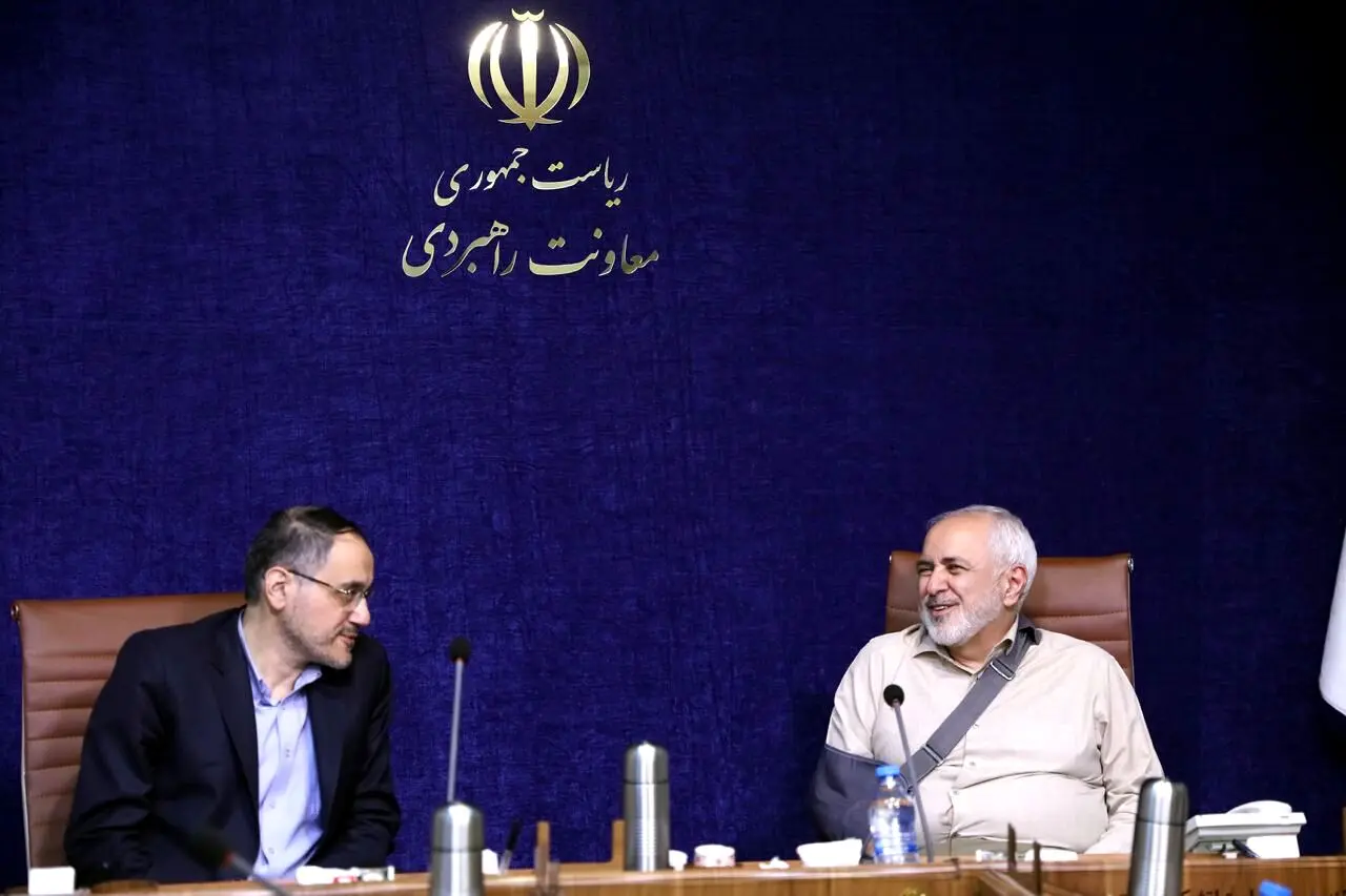 ظریف دچار آسیب شد

