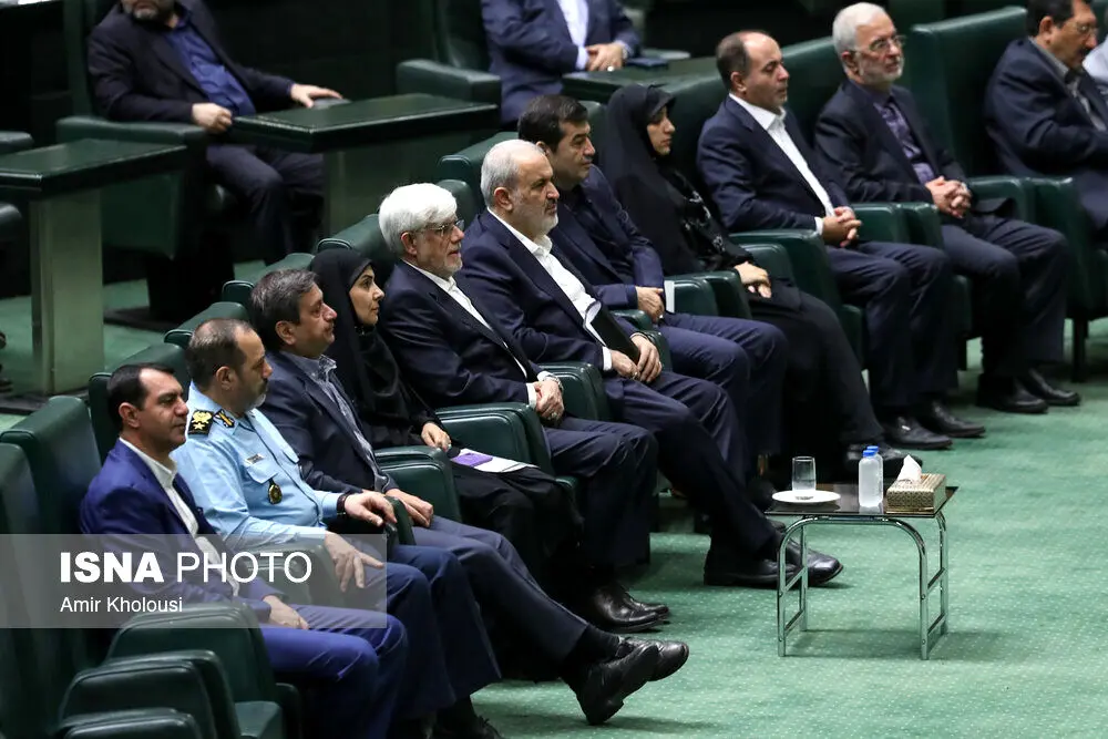 عکس پربازدید از  جشن پیروزی پزشکیان در مجلس 
