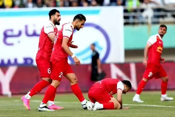 اوسمار این بار کوتاه نمی‌آید؛ جدایی همزمان ۲ بازیکن از پرسپولیس!