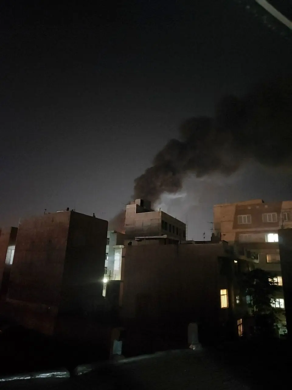 تصویری از آتش‌سوزی در شرق تهران