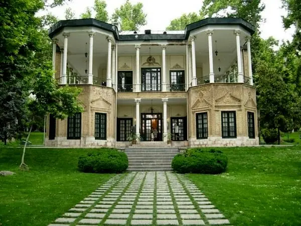 شایعه جنجالی پیرامون کاخ نیاوران

