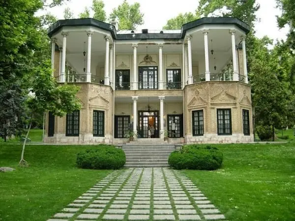 شایعه جنجالی پیرامون کاخ نیاوران

