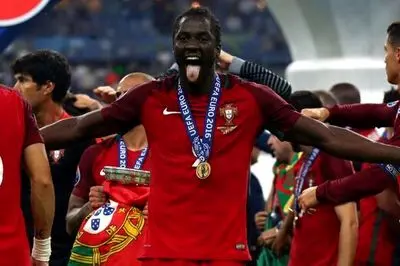 امشب، انفجار بمب نقل و انتقالات در پرسپولیس/ قرارداد مهاجم خارجی نهایی شد