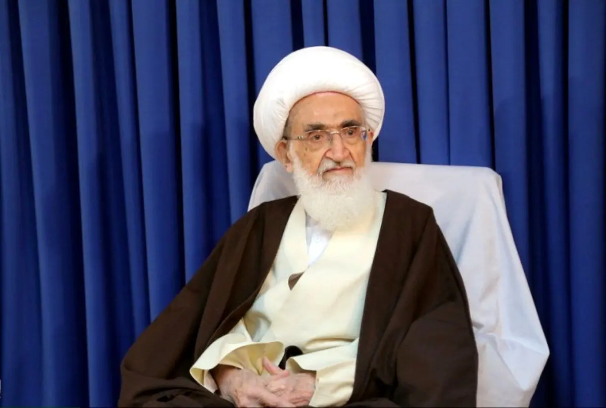 این مرجع تقلید  ۱۰۰ ساله شد
