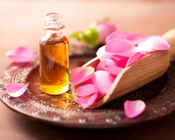 احتمال زیاد ابتلا به آلزایمر در کارکنان این مشاغل/اثر فوق العاده استنشاق گلاب بر آلزایمر 