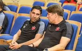 استقلالی‌ها مربی پرسپولیس را سوژه کردند