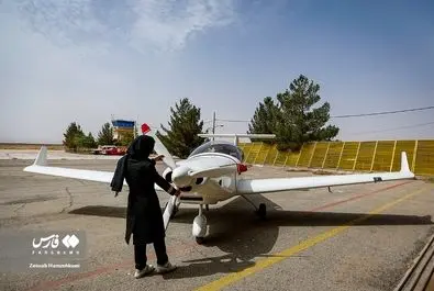 پرواز دختر ایرانی بر فراز تهران