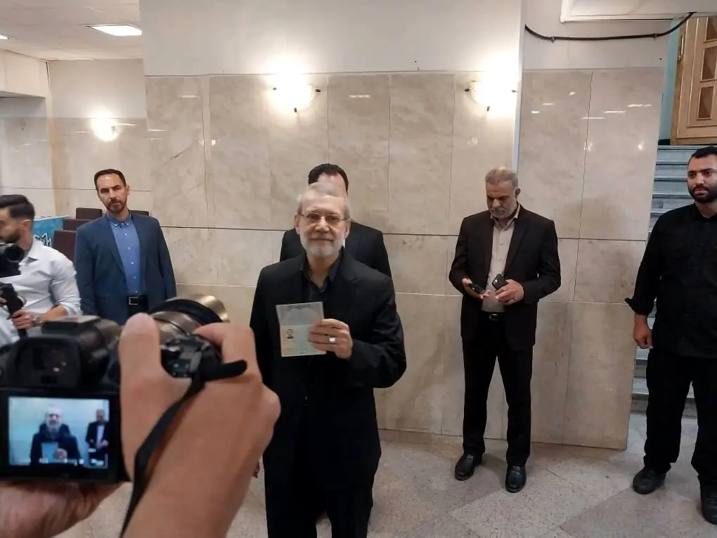 شوخی با علی لاریجانی؛ با اسنپ آمدید یا تپسی؟+فیلم
