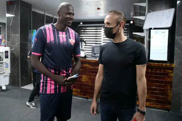 برنامه ویژه گل محمدی برای شیخ در پرسپولیس