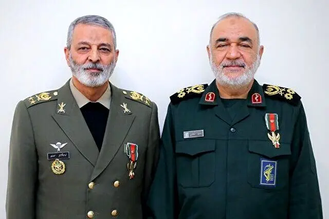 پیام مشترک فرماندهان ارتش و سپاه به رهبر انقلاب + عکس
