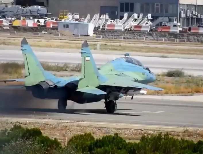 گشت رزمی میگ ۲۹ مسلح برفراز تهران/ ماجرا چیست؟ + فیلم

