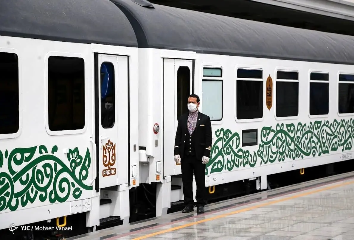 این زوج‌ها بلیت رایگان قطار می‌گیرند