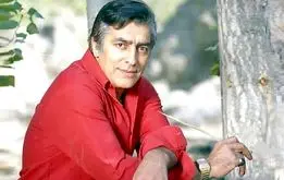 تصویر دیده نشده از فردین در مغازه فرش فروشی خودش +عکس