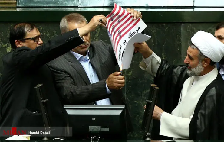 نماینده ای که برجام را در مجلس آتش زد امروز از مزایای برجام می گوید

