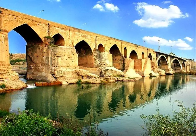 سقوط نوجوان ۱۸ ساله بخاطر سلفی روی پل باستانی