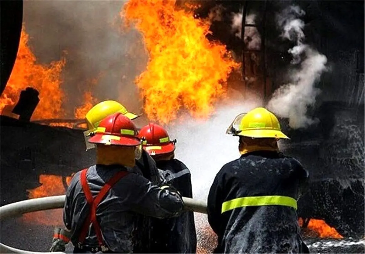 تصادف وحشتناک و آتشین کامیون با خودروهای شخصی +فیلم