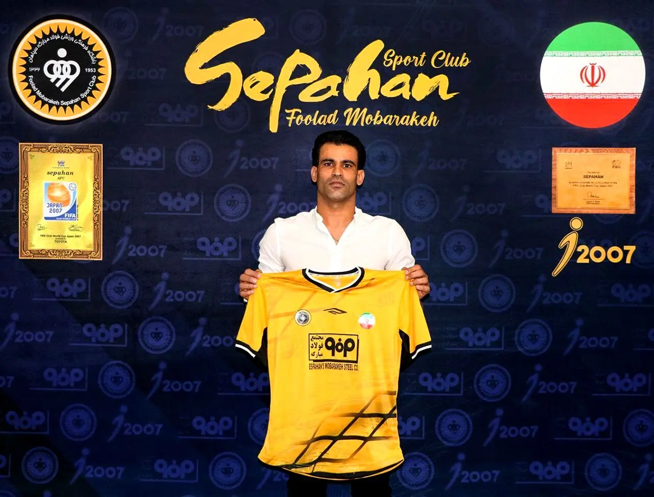 عیسی آل‌کثیر از  پرسپولیس رفت قرارداد دوساله با سپاهان  


