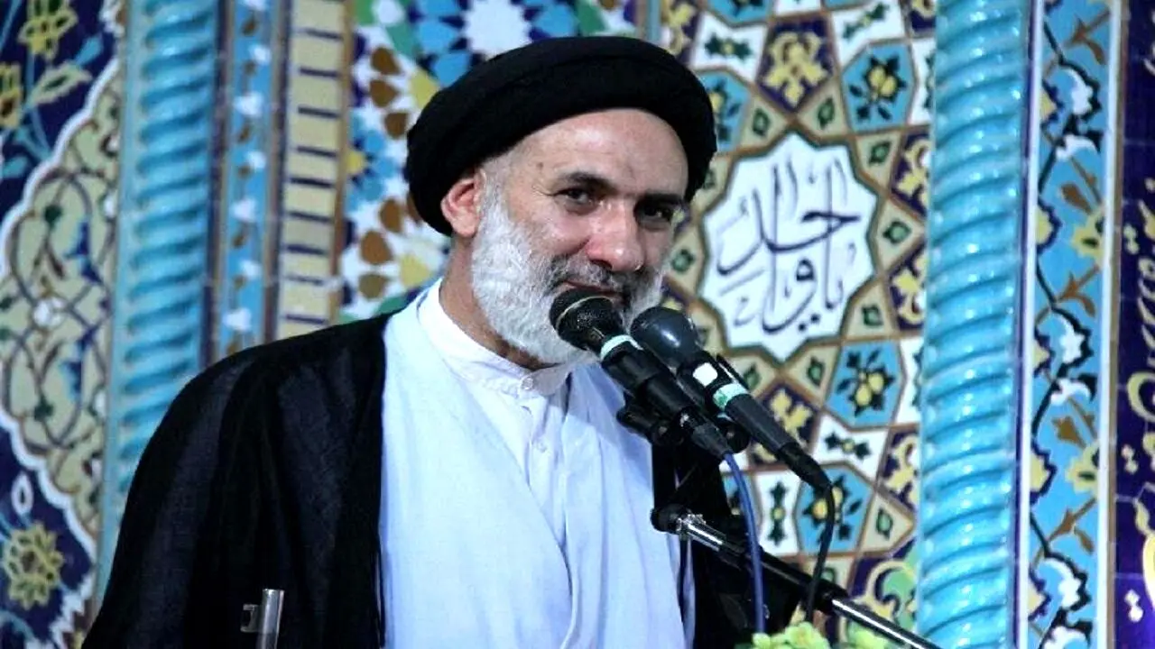 امام جمعه شهرکرد: تصاویر زنان جوان روی اعلامیه و سنگ قبر‌ها دور از شان مسلمانان است

