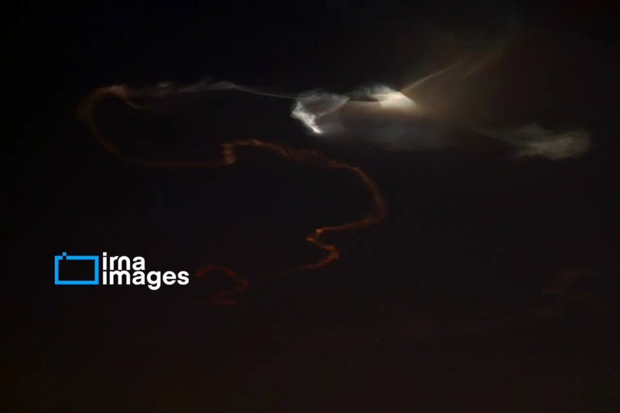  فیلم/ شلیک موشک هولناک هایپرسونیک فتاح از ایران

