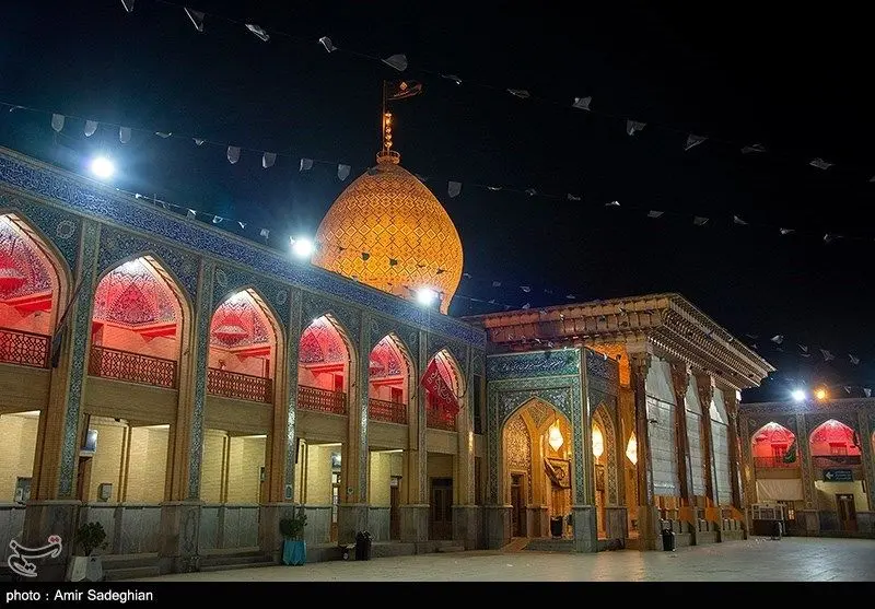 فوری/ آتش سوزی در غرفه های نزدیک حرم شاهچراغ