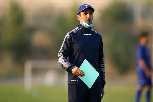 زننده اولین گل به پرسپولیس و  آقای گل  ادوار استقلال در یک عکس
