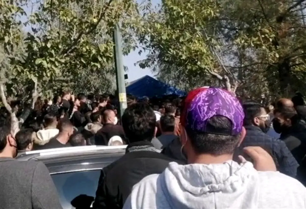 درگیری در مراسم ختم «حمیدرضا روحی» در بهشت زهرا + عکس
