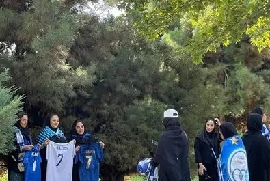 حضور زنان در ورزشگاه آزادی پیش از بازی استقلال و مس
