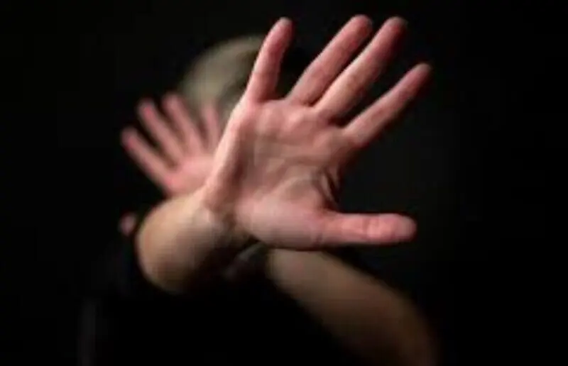 کتک کاری هولناک زن و شوهر در خیابان بخاطر مهریه و نفقه!

