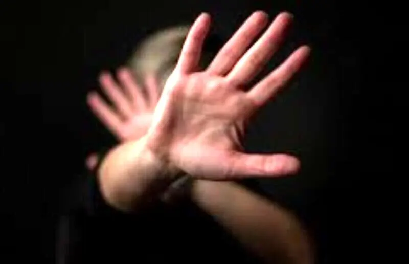 کتک کاری هولناک زن و شوهر در خیابان بخاطر مهریه و نفقه!

