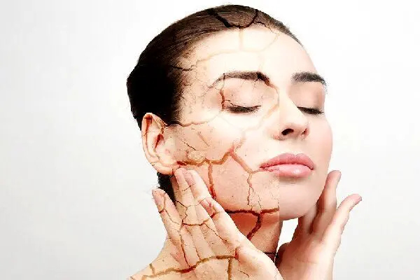 آبرسانی کامل بدن | رفع خشکی پوست با این روش
