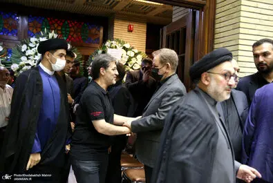 مراسم ترحیم مادر اسحاق جهانگیری