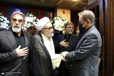 مراسم ترحیم مادر اسحاق جهانگیری