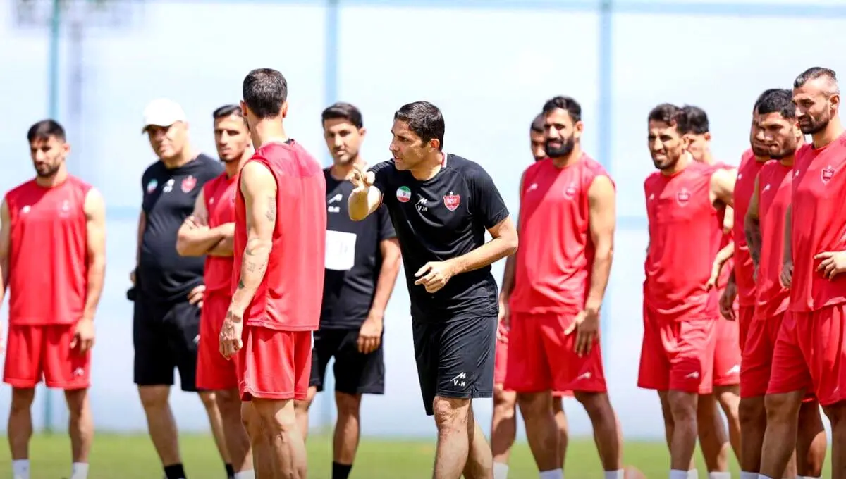 جشن تولد سرمربی پرسپولیس در ترکیه