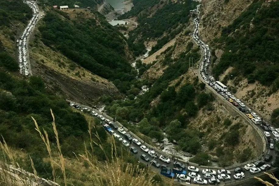 ترافیک فوق سنگین آزاد راه قزوین - رشت به ۲۵ کیلومتر رسید

