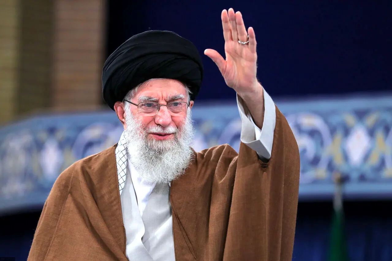 رهبر انقلاب: با آمریکا نمی‌شود با روی خوش و ملایمت رفتار کرد

