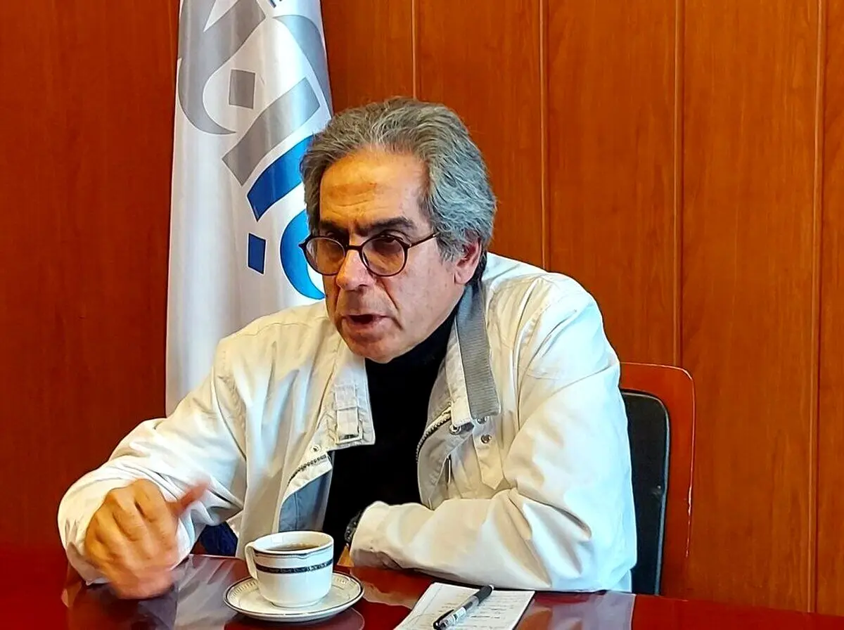 احمد بخارایی: درحال فروپاشی اجتماعی هستیم