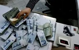 هجوم مردم برای تغییر سپرده‌های بانکی پس از سود 30 درصدی؛ 130 همت پول جابه جا شد